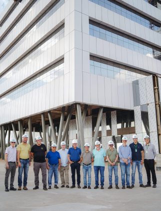 Coordenadores regionais da Cooperativa visitam obra do Hospital Unimed Londrina